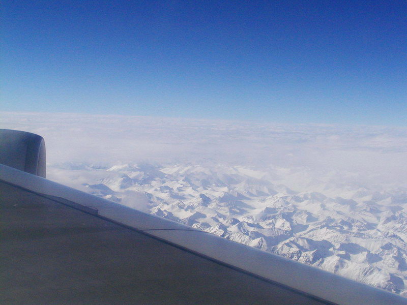 照片：飛機下的雪山