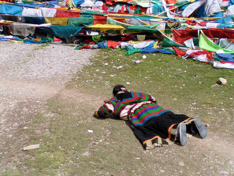 西藏圖片：西藏五體投地的虔誠信徒6
