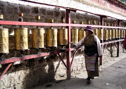 西藏圖片：西藏布宮轉經2