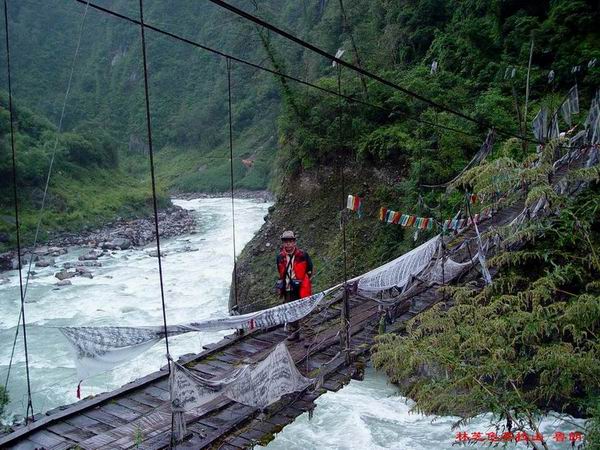 西藏林芝圖片：排龍鄉吊橋
