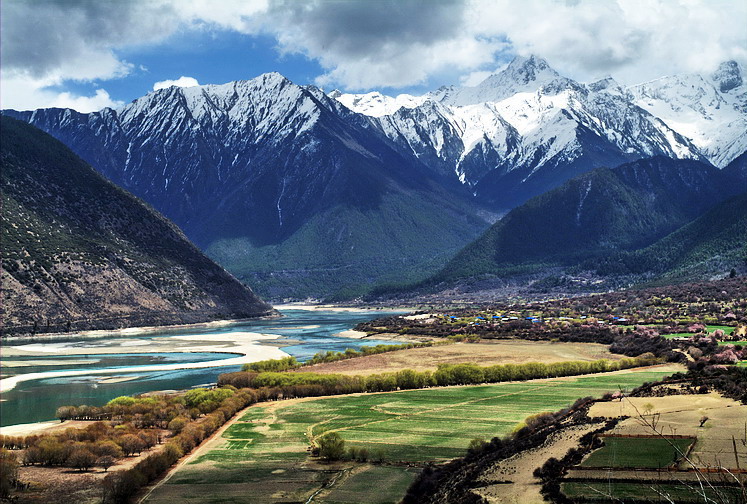西藏風景：雅魯藏布江