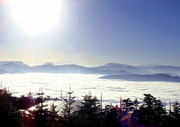 峨眉山雲海圖片