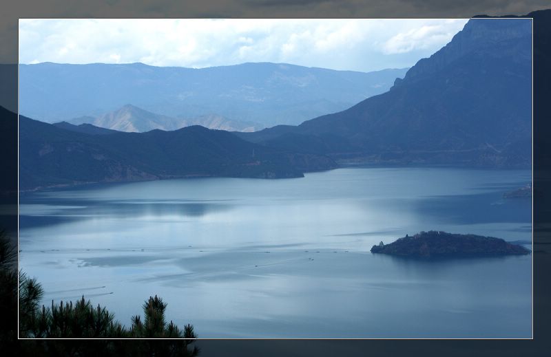 瀘沽湖風光圖片
