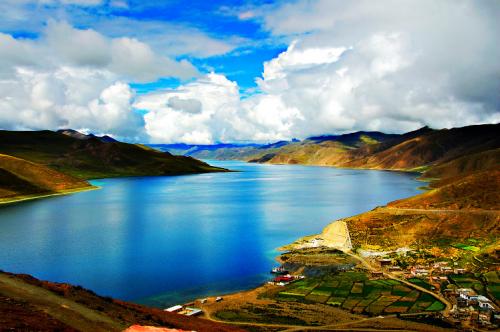 西藏聖湖風光：羊卓雍措圖片